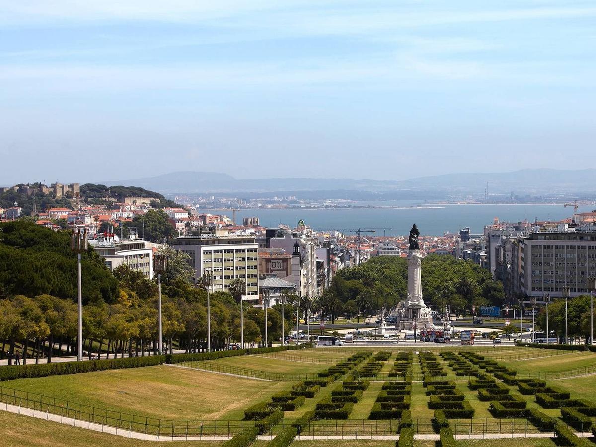 White And Grey Lisbon Lisboa Exterior foto