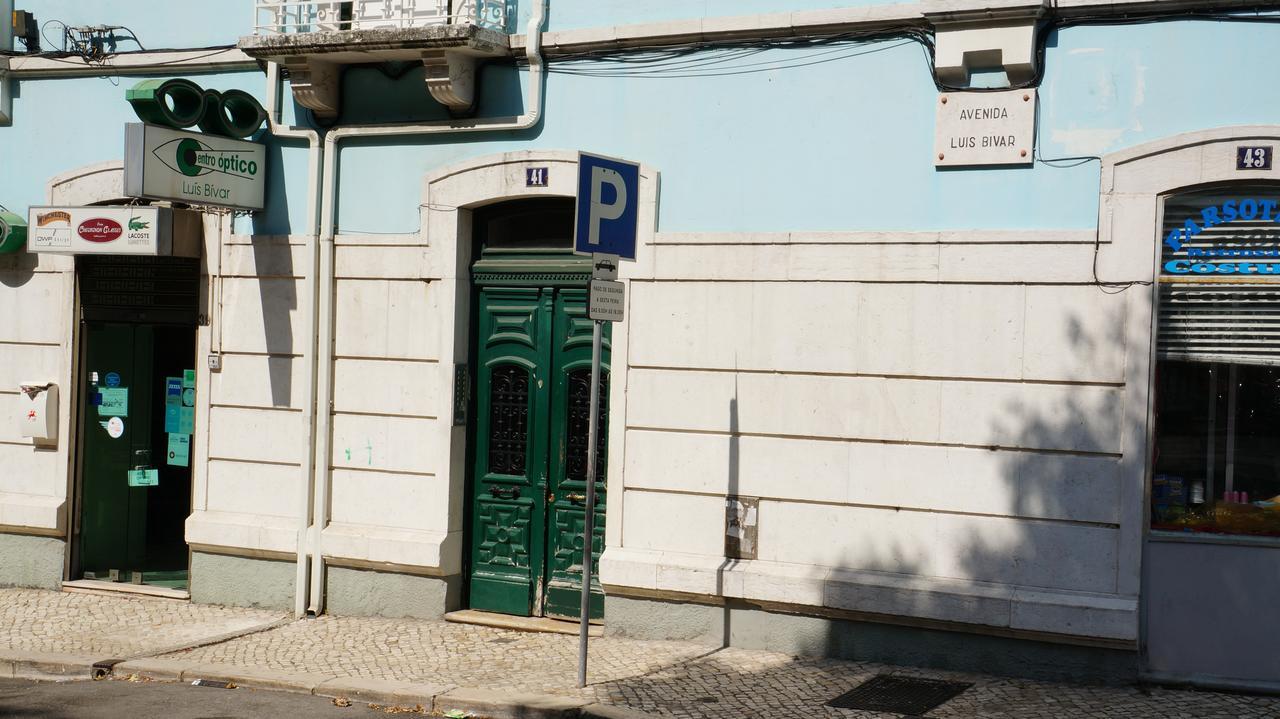 White And Grey Lisbon Lisboa Exterior foto